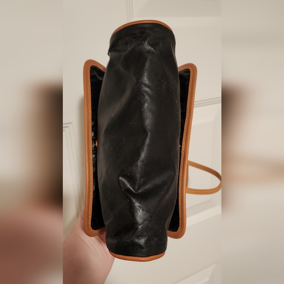 VINTAGE Hunting World Crossbody Bag Black 8" X 6" Made in Italy - Picture 8 of 12